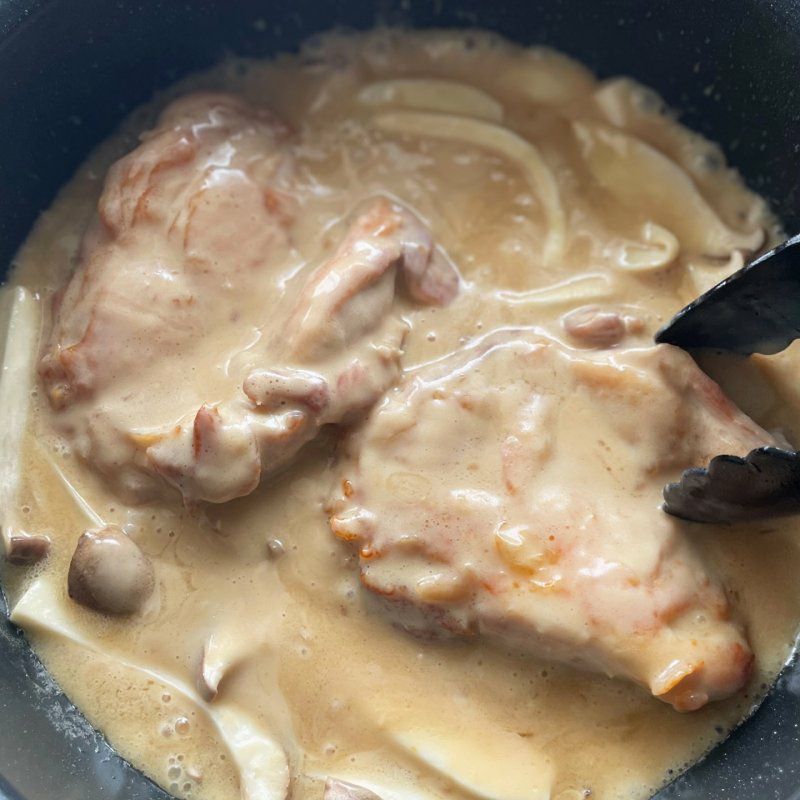 メゾンソワレ　鶏肉ときのこでつくるフリカッセ用ソース画像３