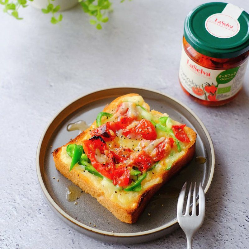 ラセルバ 　オーガニックセミドライトマトのオリーブオイル漬け画像