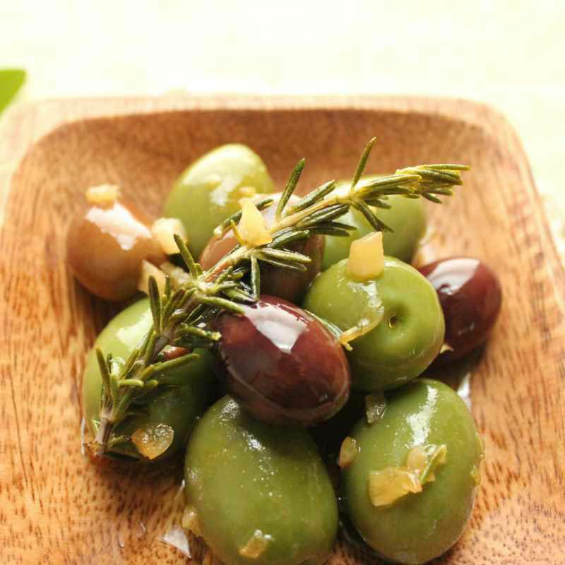 ■ギフト　オリーブを使ったおつまみ4種とオリーブオイルのセット